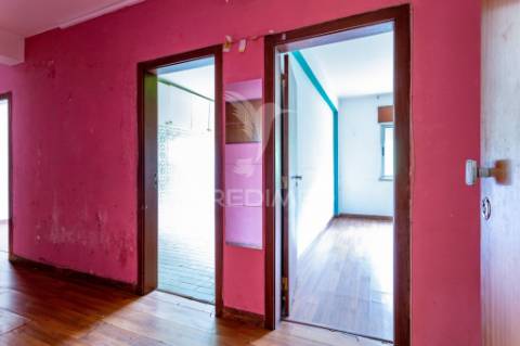 T2 para remodelação total | vila franca de xira
