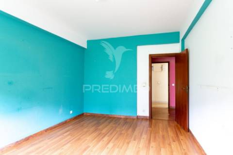 T2 para remodelação total | vila franca de xira