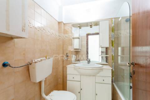T2 para remodelação total | vila franca de xira