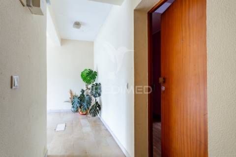 T2 para remodelação total | vila franca de xira