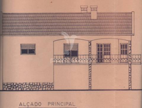 Terreno rústico com viabilidade construtiva para habitação.