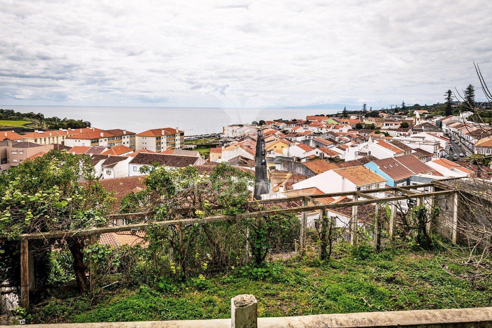 Moradia e são pedro