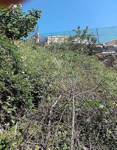 Moradia com terreno e projeto aprovado