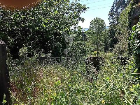 Moradia com terreno e projeto aprovado