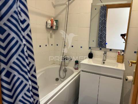 T1 duplex com terraço privado na charneca da caparica