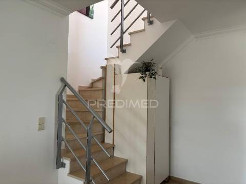 T1 duplex com terraço privado na charneca da caparica