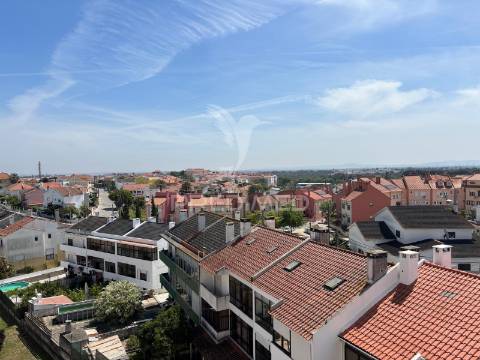 T1 duplex com terraço privado na charneca da caparica