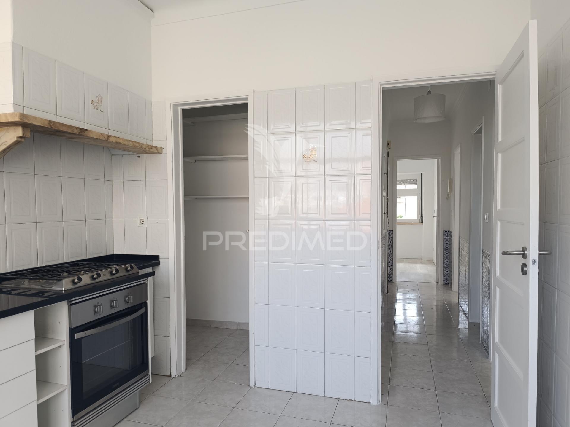 Apartamento t2 junto à estação em agualva