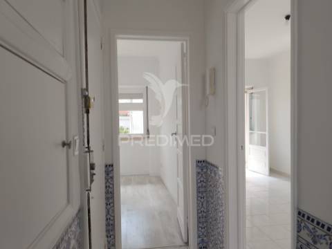 Apartamento t2 junto à estação em agualva