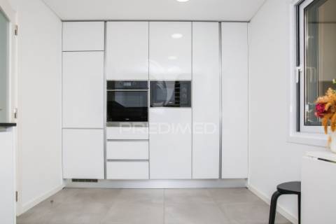 Apartamento t2 com terraço semi novo