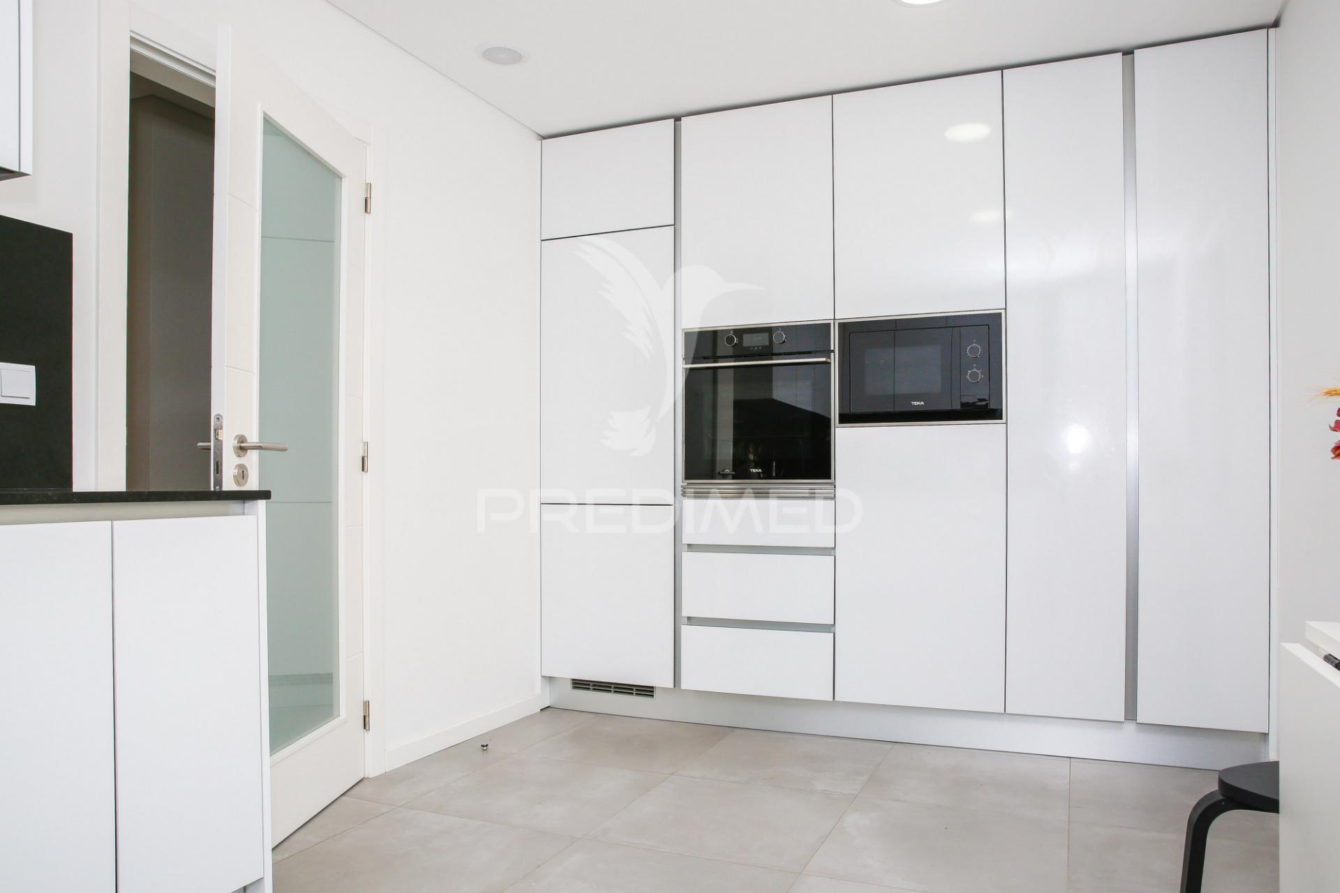 Apartamento t2 com terraço semi novo