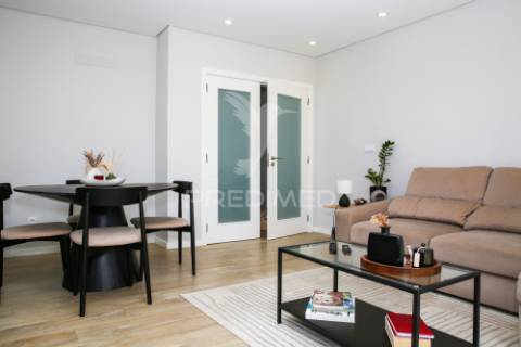 Apartamento t2 com terraço semi novo
