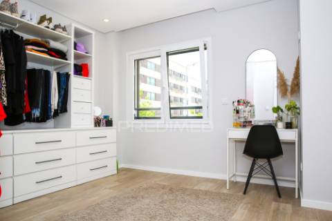 Apartamento t2 com terraço semi novo