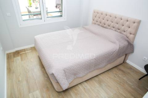 Apartamento t2 com terraço semi novo