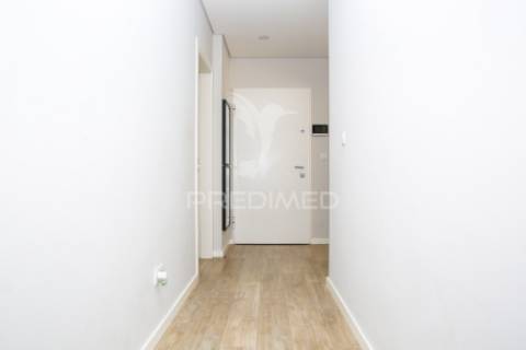 Apartamento t2 com terraço semi novo