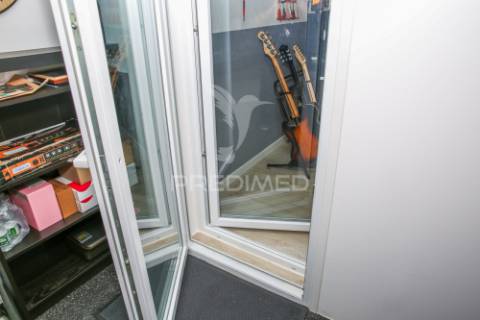 Apartamento t2 com terraço semi novo