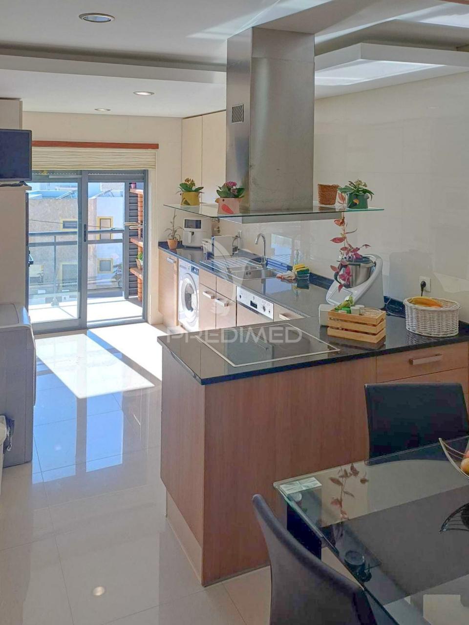 Apartamento t2 em redondos (fernão ferro)
