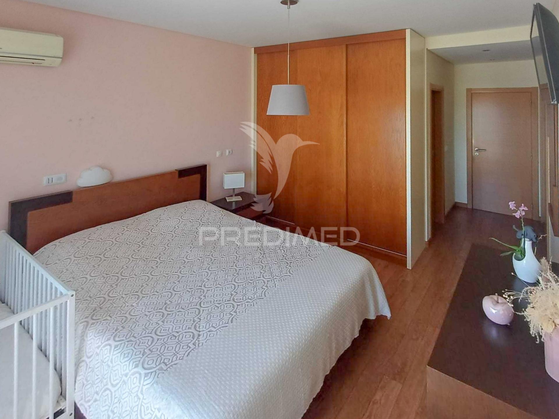 Apartamento t2 em redondos (fernão ferro)
