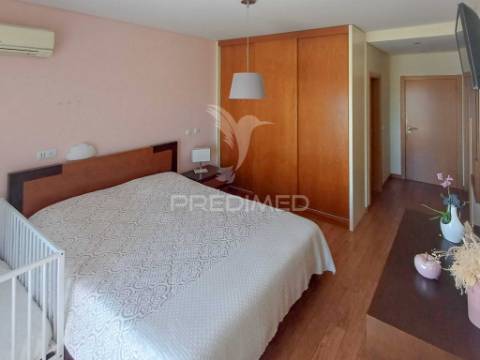 Apartamento t2 em redondos (fernão ferro)