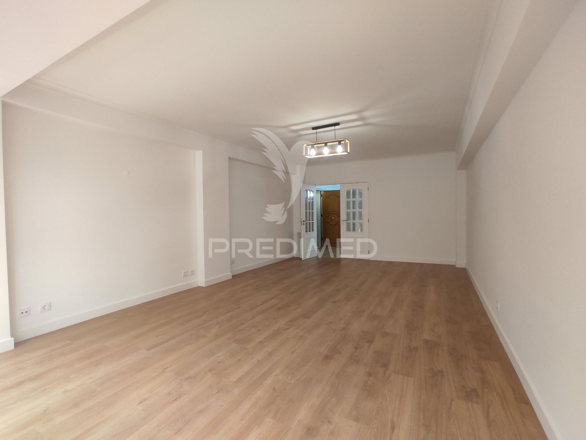 Apartamento t3 nas laranjeiras totalmente remodelado