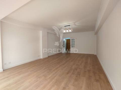 Apartamento t3 nas laranjeiras totalmente remodelado