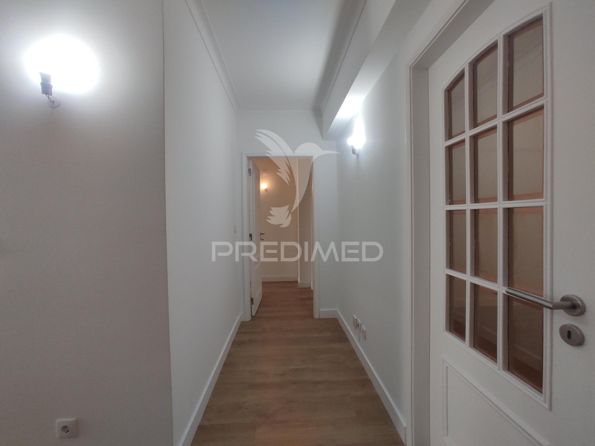 Apartamento t3 nas laranjeiras totalmente remodelado