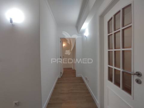 Apartamento t3 nas laranjeiras totalmente remodelado