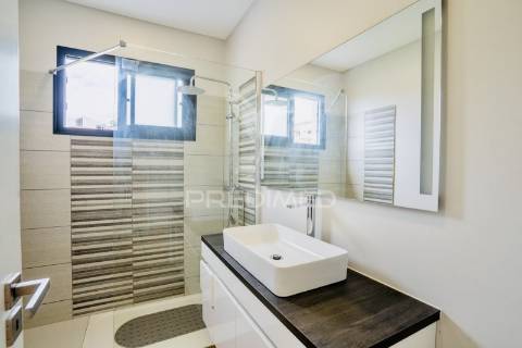 Moradia com vista mar deslumbrante sobre a baía do funchal | piscina | anexo com churrasqueira