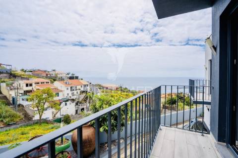 Moradia com vista mar deslumbrante sobre a baía do funchal | piscina | anexo com churrasqueira