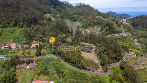 Terreno com potencial de construção em ambiente natural único – santo antónio da serra, ilha madeira