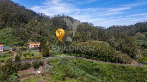 Terreno com potencial de construção em ambiente natural único – santo antónio da serra, ilha madeira