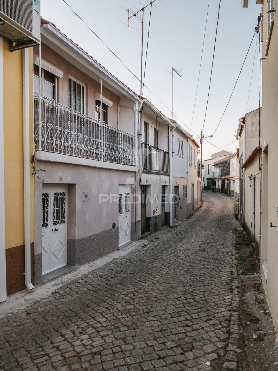 Moradia t2 c/ licença al