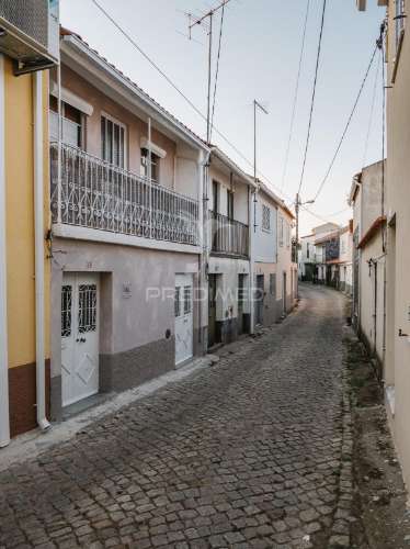 Moradia t2 c/ licença al