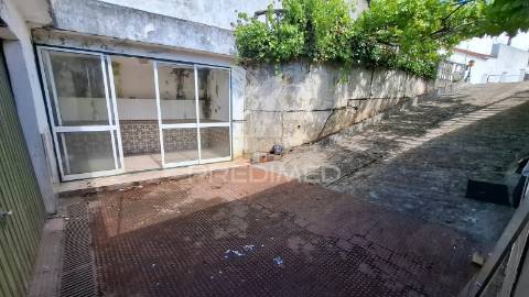 Moradia t2+1,garagem,anexos,arneiro das milhariças, santarém