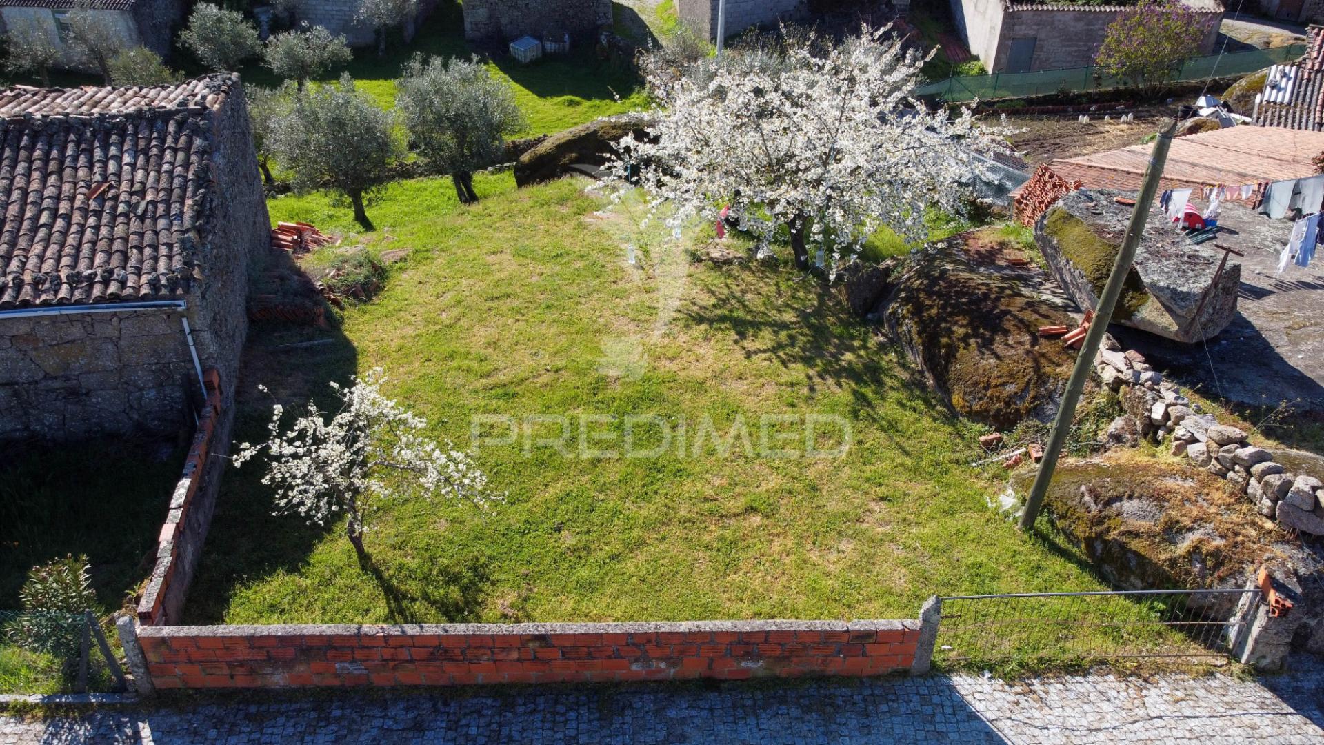 Terreno com viabilidade de construção