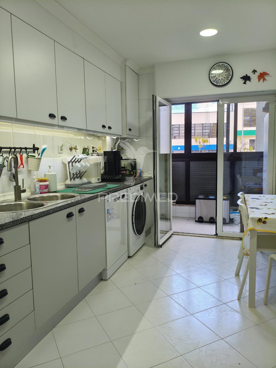 Apartamento t2 com box - póvoa de santa iria