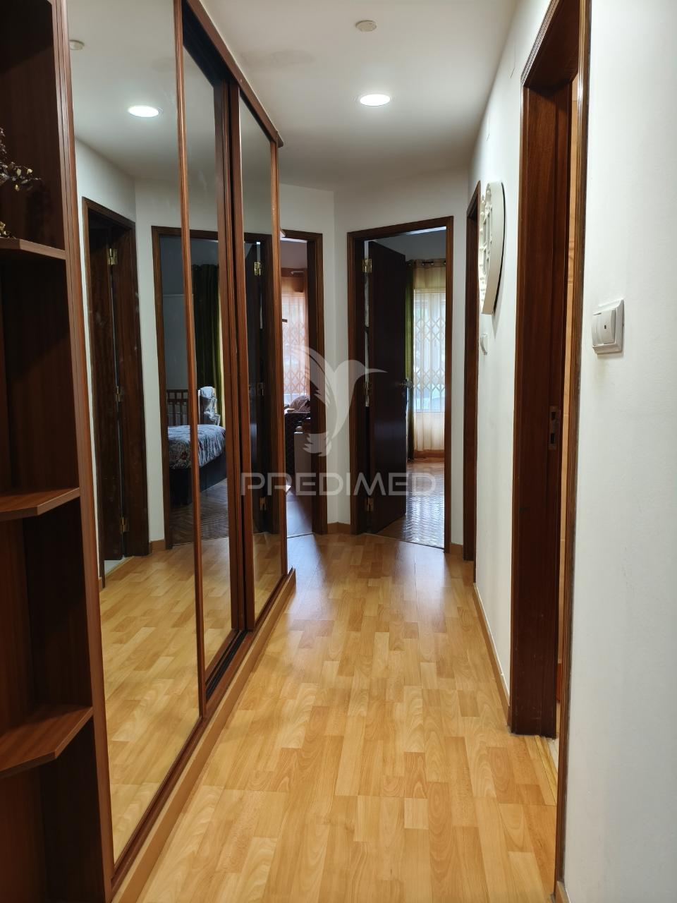 Apartamento t2 com box - póvoa de santa iria