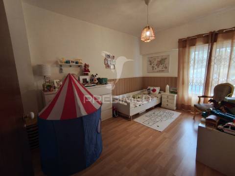 Apartamento t2 com box - póvoa de santa iria