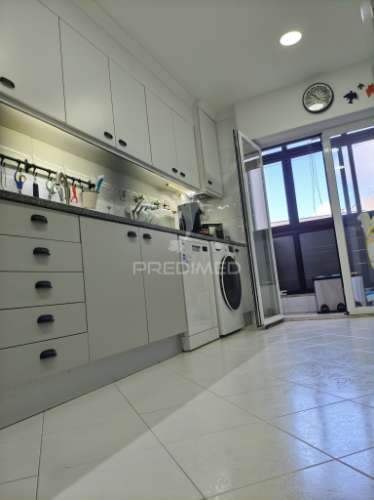 Apartamento t2 com box - póvoa de santa iria