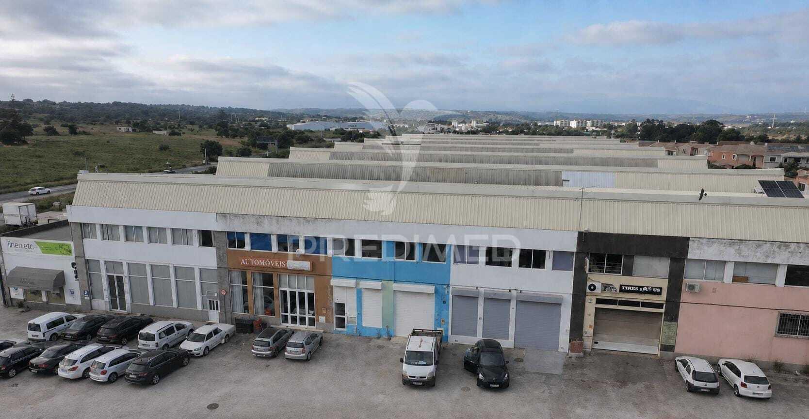 Espaço comercial e industrial de 357m² (duplex) – lagos (parque industrial o infante) pronto para seu negócio