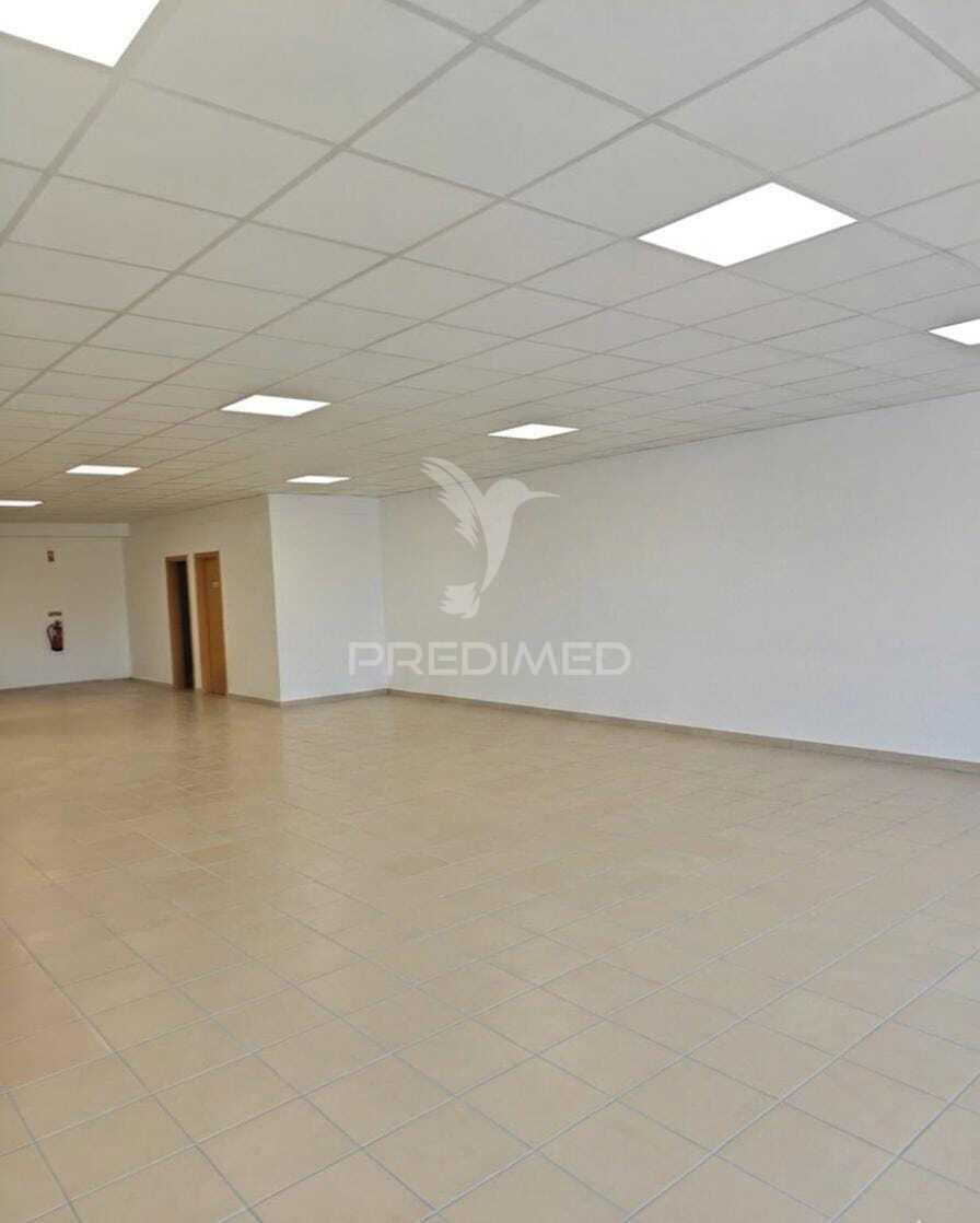 Espaço comercial e industrial de 357m² (duplex) – lagos (parque industrial o infante) pronto para seu negócio