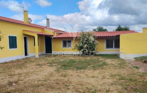 Moradia t3+2 térrea com piscina, glória do ribatejo