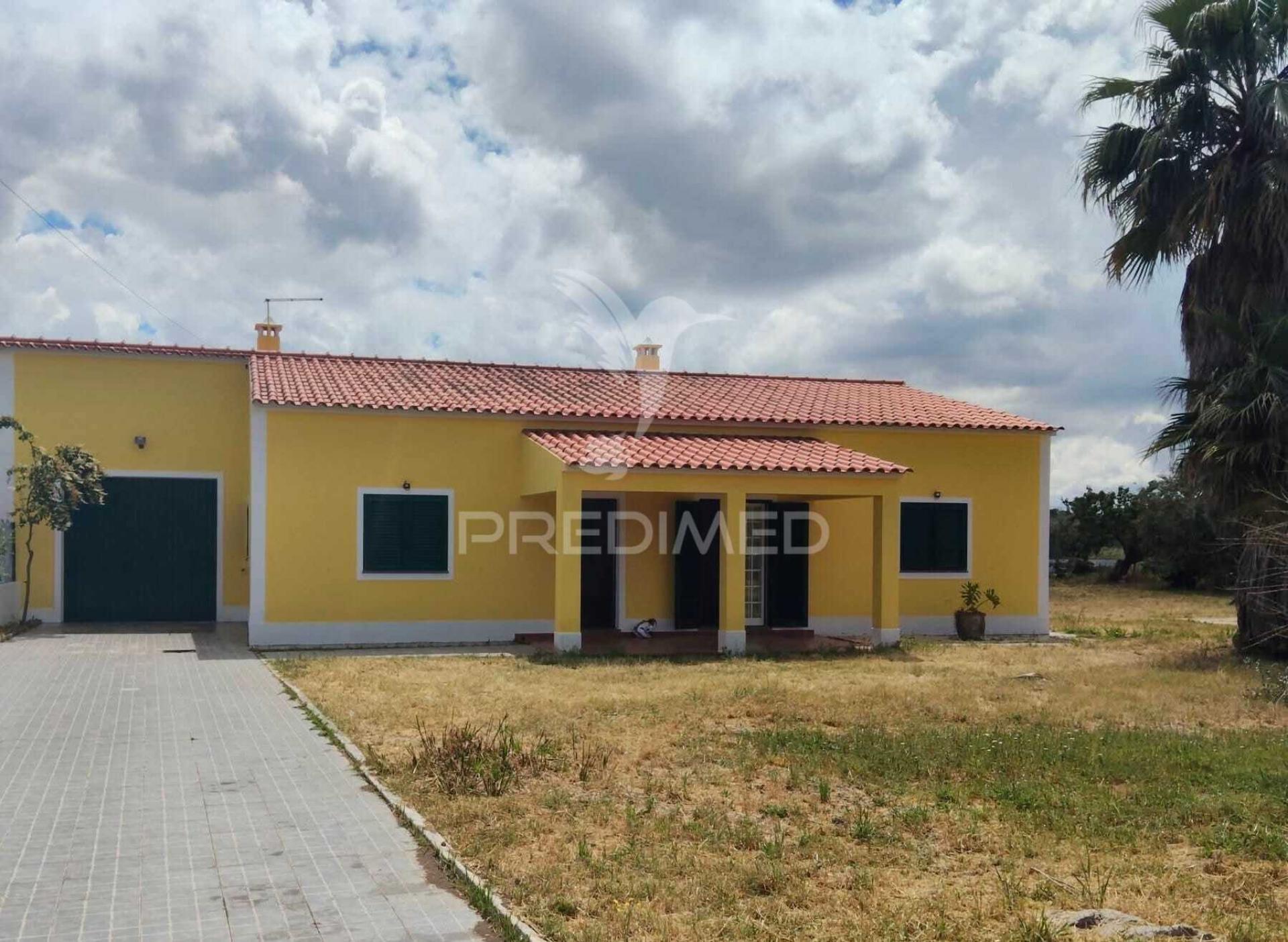 Moradia t3+2 térrea com piscina, glória do ribatejo