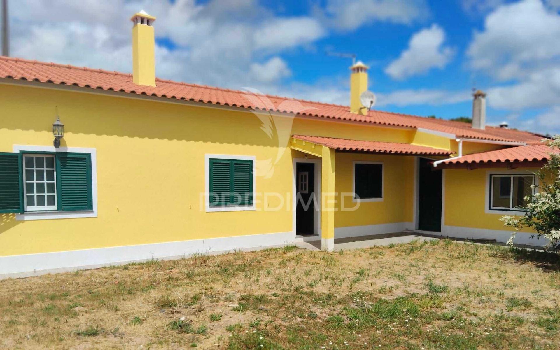 Moradia t3+2 térrea com piscina, glória do ribatejo