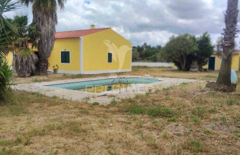 Moradia t3+2 térrea com piscina, glória do ribatejo