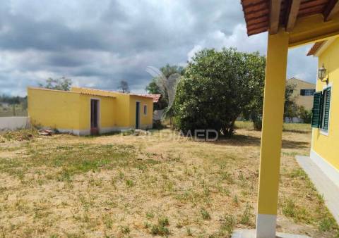 Moradia t3+2 térrea com piscina, glória do ribatejo