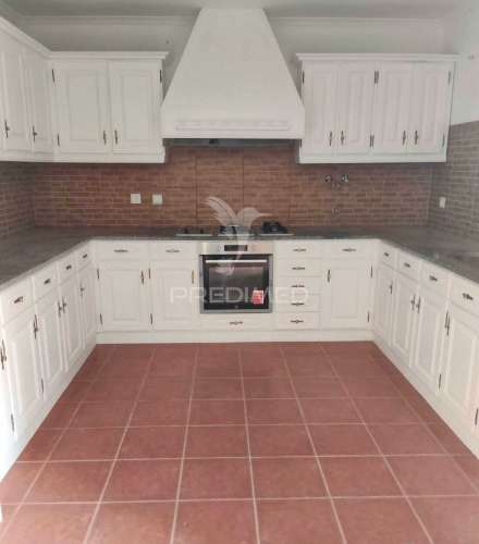 Moradia t3+2 térrea com piscina, glória do ribatejo