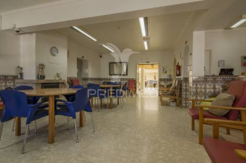 Lar de idosos/estrutura residencial para idosos