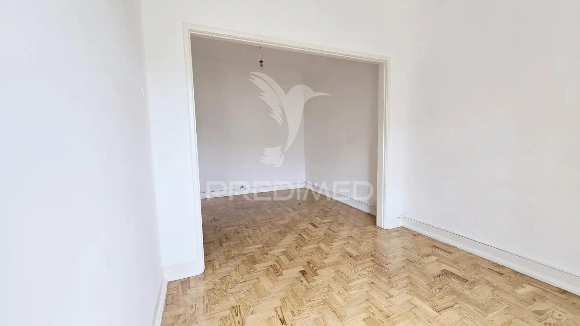 Apartamento t2 no centro de odivelas