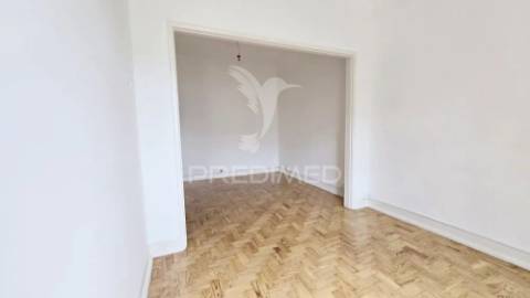 Apartamento t2 no centro de odivelas